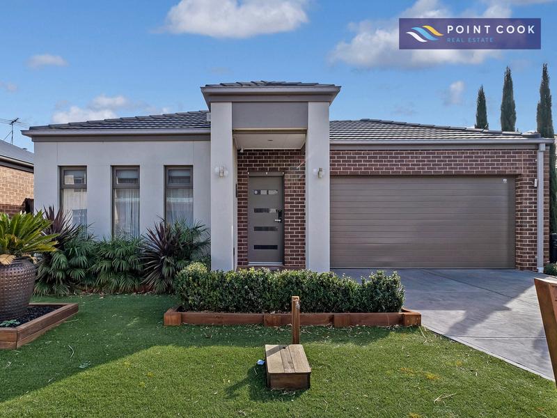 Houses For Rent with 4 bedrooms between 0 and 450 in Point Cook, VIC