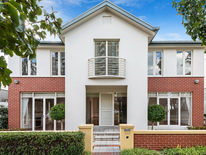 Real Estate Property For Rent With 4 Bedrooms In Port Melbourne 140 Beach Street Port Melbourne Vic 3207