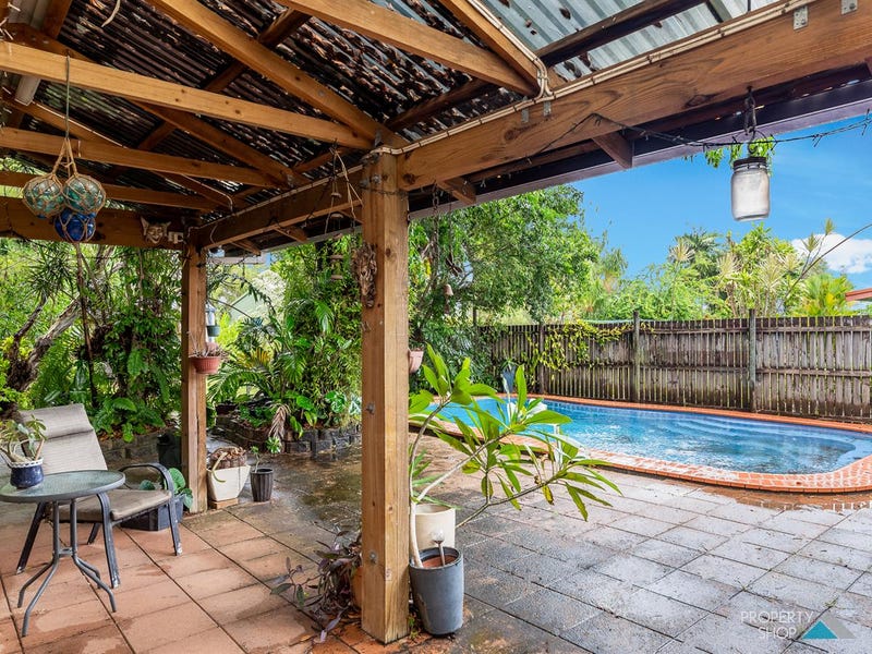 116 Pease Street, Manoora, Qld 4870