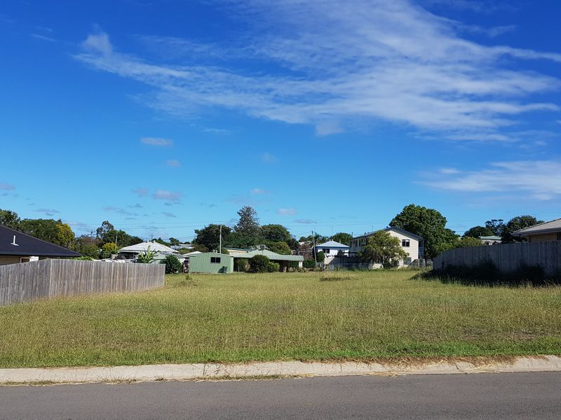 16 Charles Darwin Drive, Monto, Qld 4630