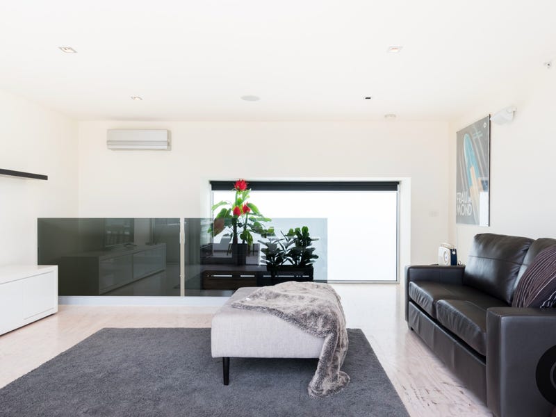 Real Estate & Property For Rent with 2 bedrooms in Melbourne City